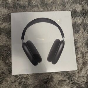 (Sealed) Black AirPod Max brand new